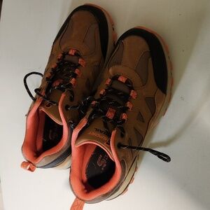 Sport Trail Sz 8.5